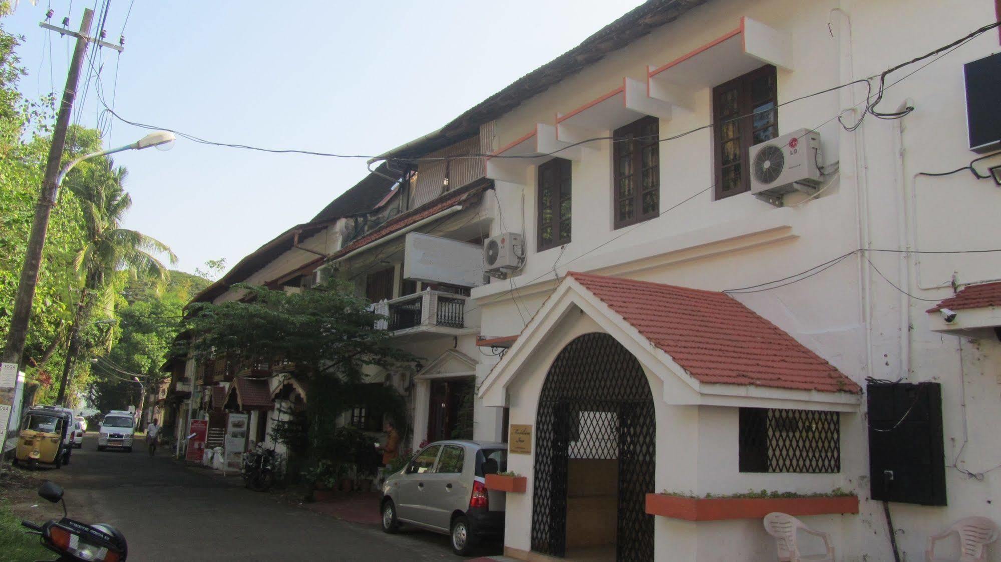 Madeleine Inn Kochi Luaran gambar